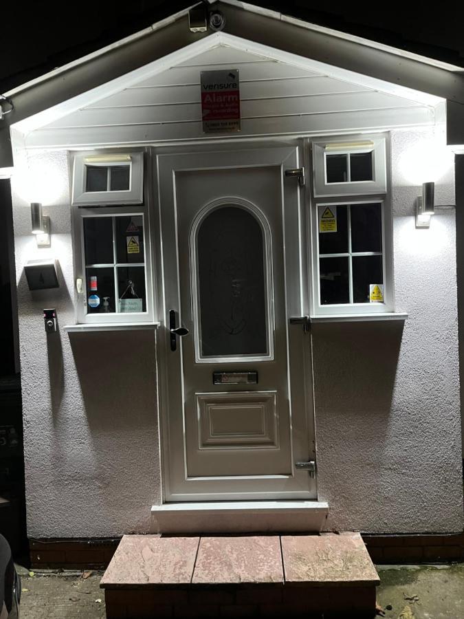 Comfortable Single Bedroom With Free On Site Parking Kingston upon Thames  Kültér fotó